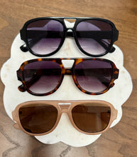 Load image into Gallery viewer, Aviator Sunnies
