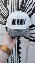 Load image into Gallery viewer, Mommin’ Trucker Hat
