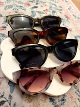 Load image into Gallery viewer, Camille Sunnies
