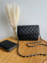 Load image into Gallery viewer, Black Quilted Purse
